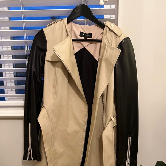 Mackage trench jacket without collar. Size medium. In good condition. - Picture 3 of 5